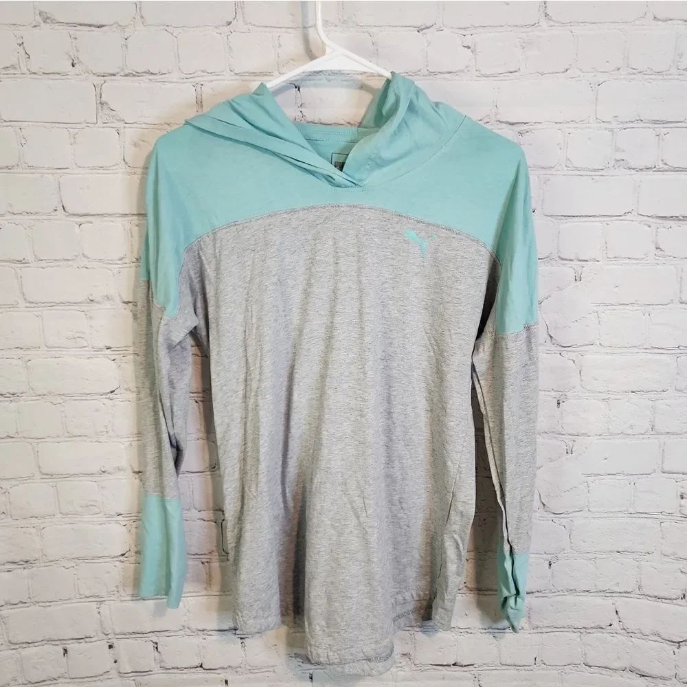 Women's Puma athletic hoodie sweatshirt, size Medium